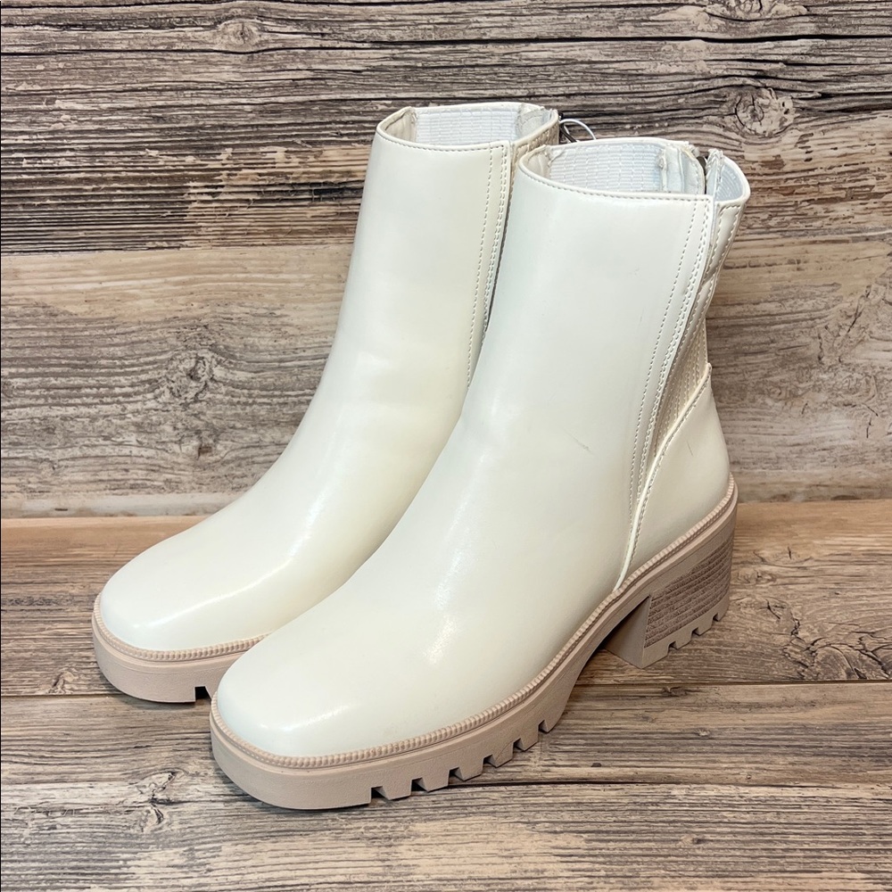 Forever 21 Ivory Heeled Chelsea Boot NWT